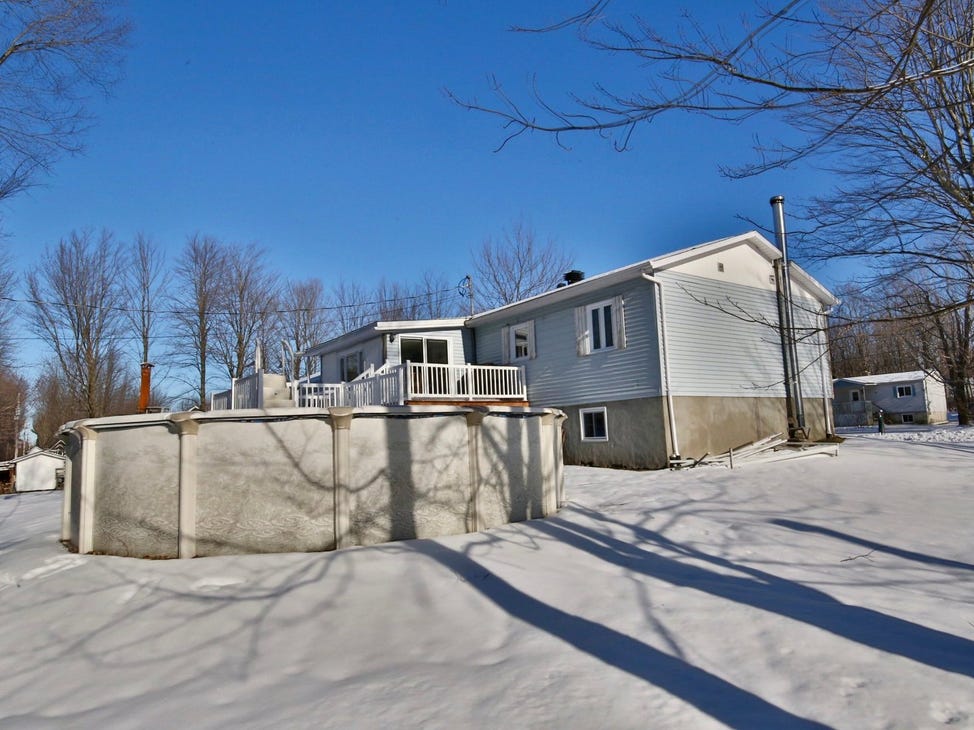 366 Rue Béland, Sainte-Cécile-de-Milton, QC J0E2C0, CA